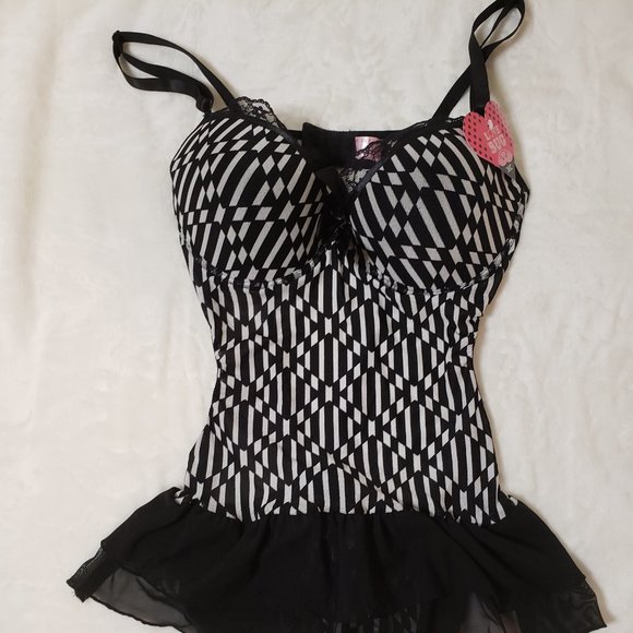 Black and White Romper - Picture 1 of 6